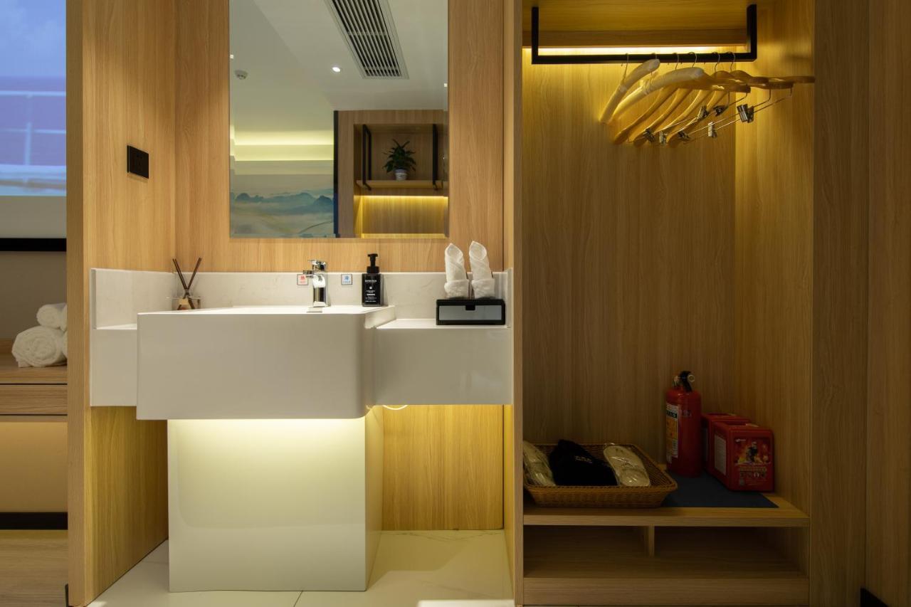 Ausotel By Argyle Baiyun International Airport Renhe Metro Exit B Гуанчжоу Екстер'єр фото