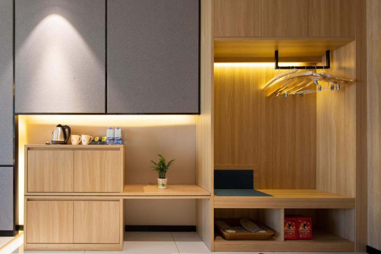 Ausotel By Argyle Baiyun International Airport Renhe Metro Exit B Гуанчжоу Екстер'єр фото